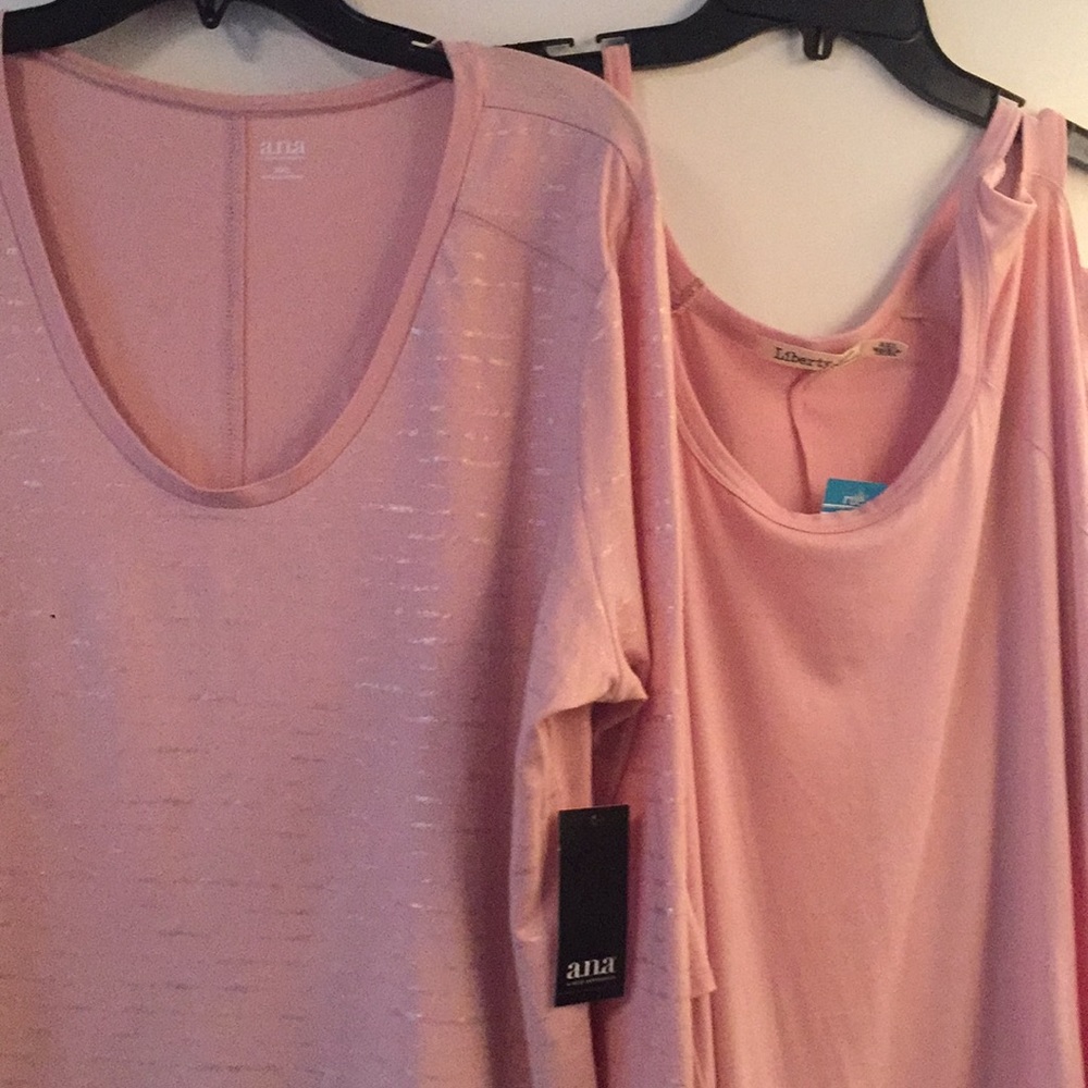2!NWT blush pink T's smoke free home